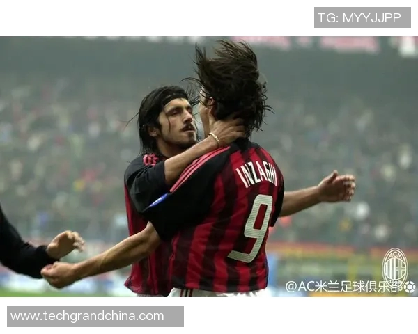 足球明星与小粉丝亲密互动温暖瞬间感动全场的美好时刻 足球明星与小粉丝亲密互动温暖瞬间感动全场的美好时刻