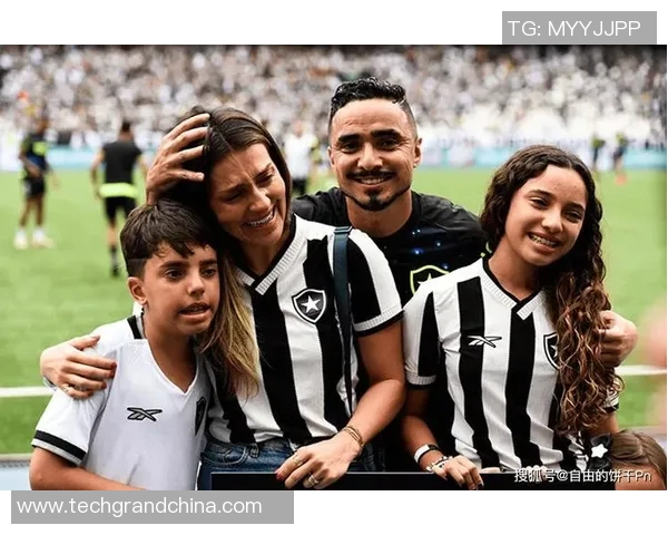 足球明星的国宝老婆背后的故事与荣耀揭秘