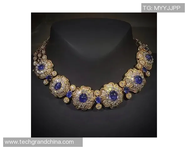 足球场上的璀璨之星盘点明星球员佩戴的奢华首饰与独特风格