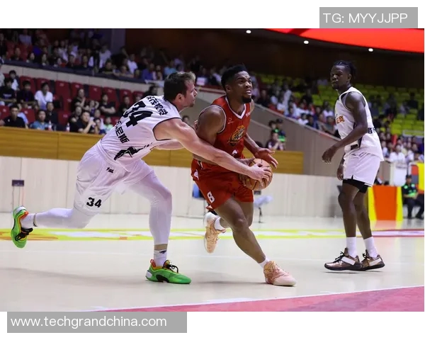 篮球明星的时尚选择篮球长裤展现运动魅力与个性风格